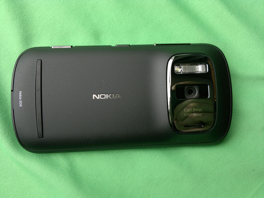 Nokia 808 from the rear